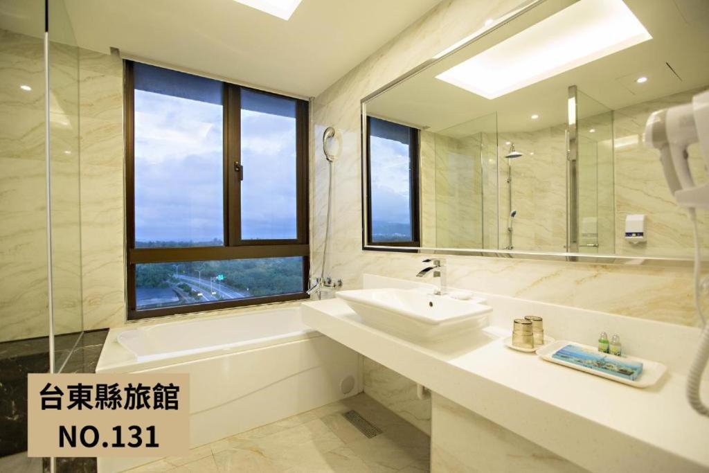 Kaishen Starlight Hotel Taitung Экстерьер фото
