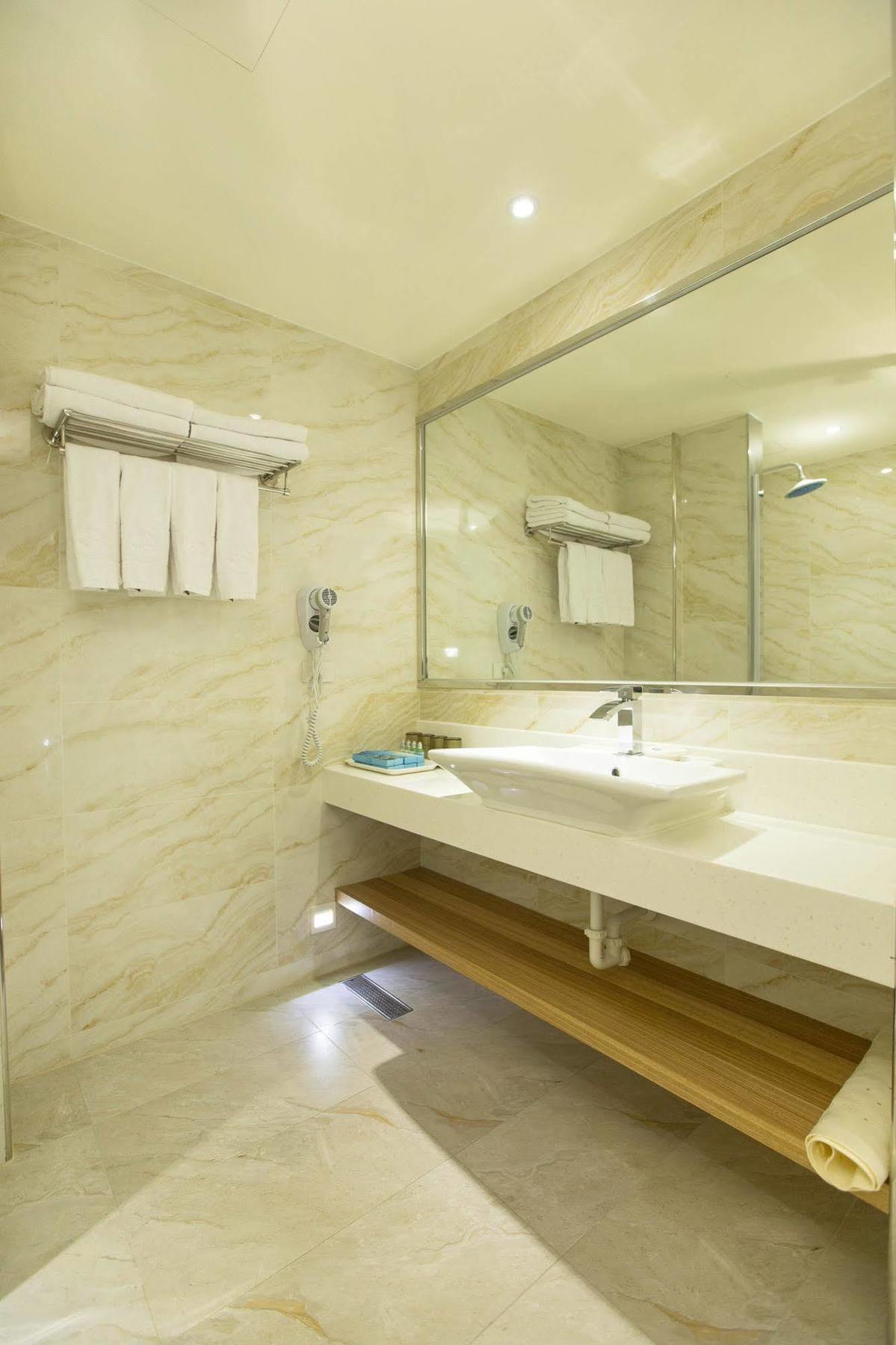 Kaishen Starlight Hotel Taitung Экстерьер фото